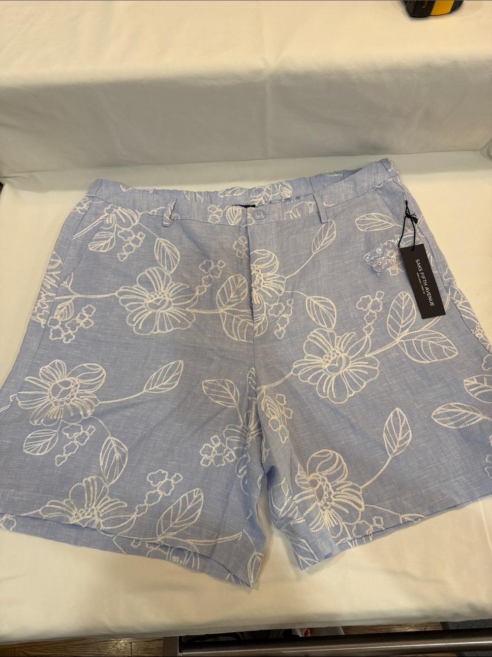 Saks Fifth Avenue Light Blue Floral Embroidered Women's Athletic 100%linenShorts